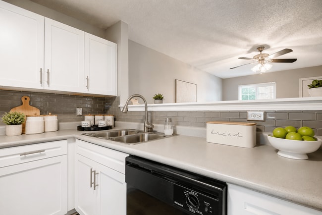 Building Photo - Lakewood I and II Apartment Homes