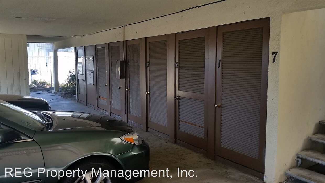 Building Photo - 1134 Montalban St