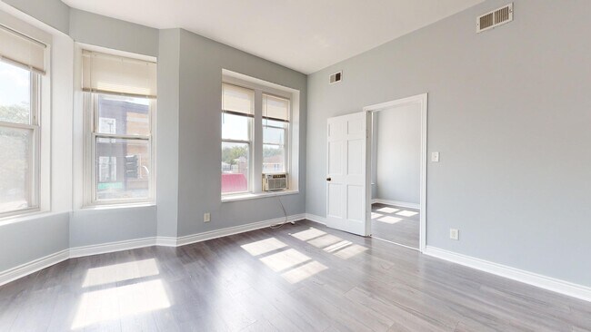 Foto del edificio - 2700 W Cermak Rd