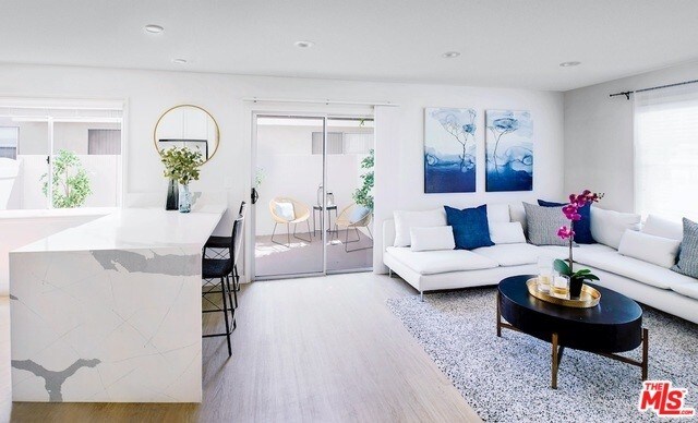 Foto del edificio - 2579 W 235th St