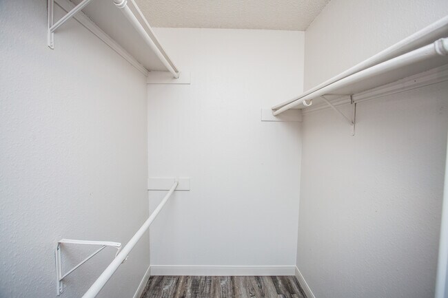 Building Photo - Saddlewood Apartments