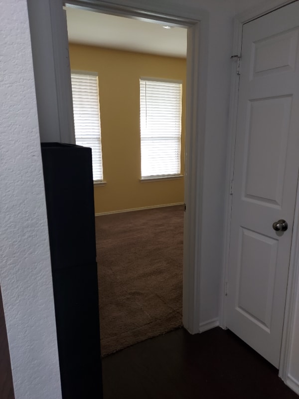 Building Photo - 112 W Vega Ln
