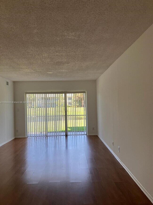 Building Photo - 2837 N Course Dr