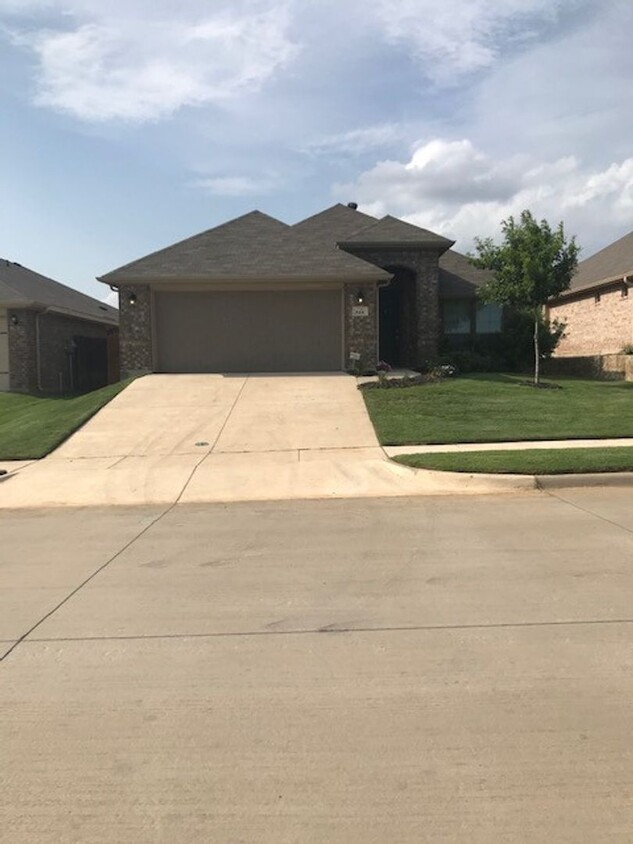 Primary Photo - Coming Soon!! 3/2/2 Heights of Weatherford...
