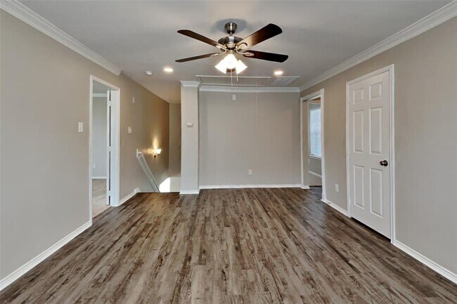 Foto del edificio - 3730 Bent Springs Ln