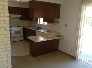 Foto del edificio - Beautiful Three Bedroom Home