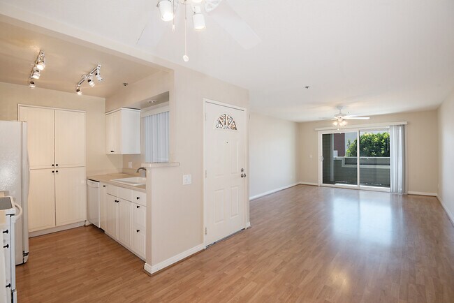 Foto del edificio - 3500 S Greenville St
