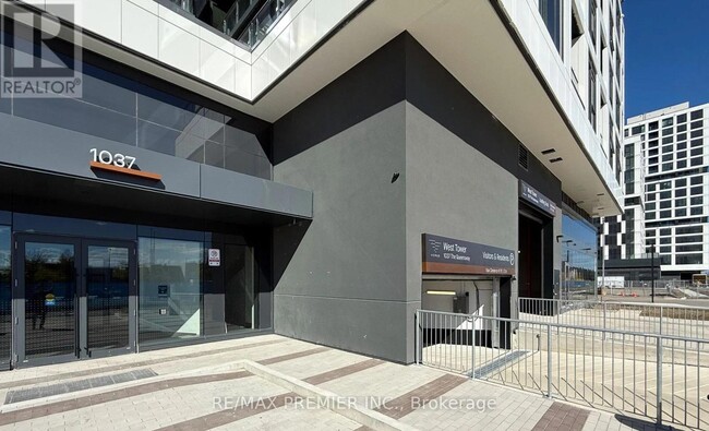 Building Photo - 1037 The Queensway