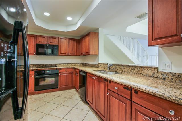 Foto del edificio - 7584 SW 102nd St