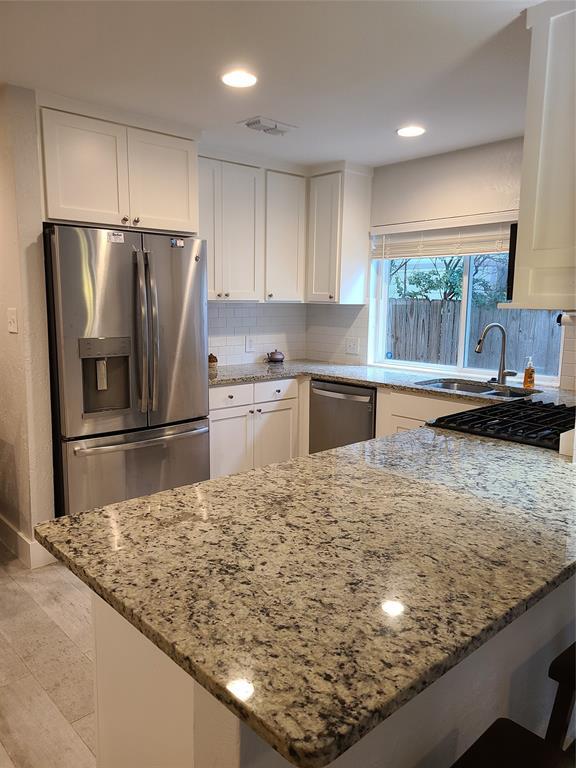 Foto del edificio - 8110 Ceberry Dr