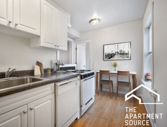 Building Photo - 1200 W Wellington Ave