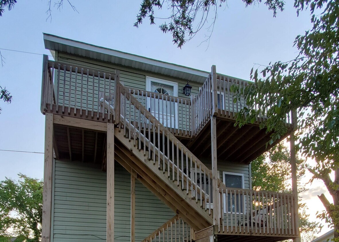 Foto principal - 17 Pine View Ave