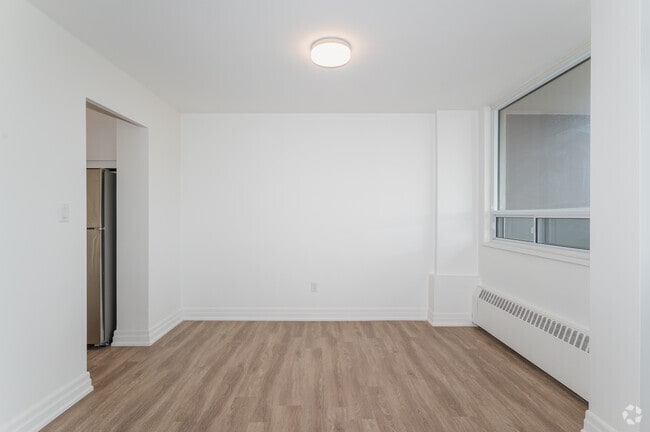 2BR, 2BA - 1,173SF - Dining Room - 2360 Birchmount Road