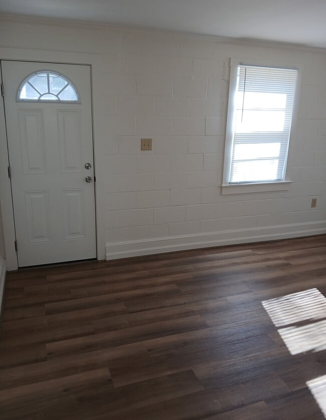 new LVP flooring - 809 W Osborn Rd