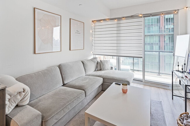 Photo du bâtiment - 135 E Liberty St