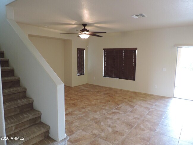 Foto del edificio - 1265 Paso Robles Ave