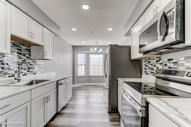Foto del edificio - 43449 Arbor Way W