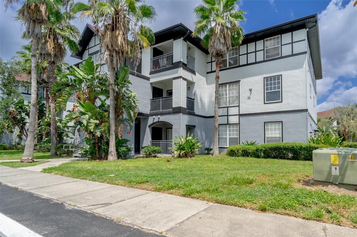 Primary Photo - 5513 Pga Blvd