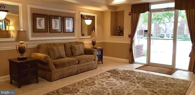 Foto del edificio - 5800 Clipper Ln