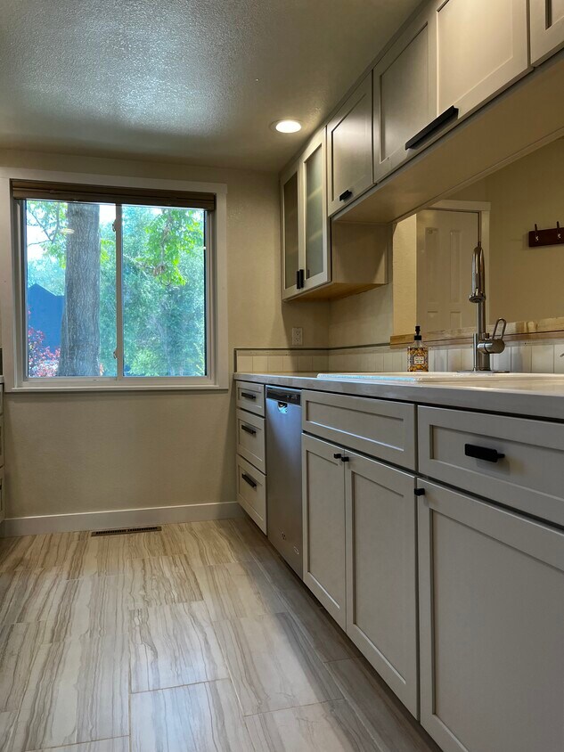 Foto principal - 2979 Shady Holw E