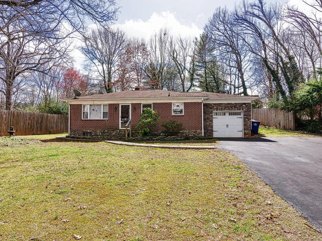 Primary Photo - 3324 Arlington Dr