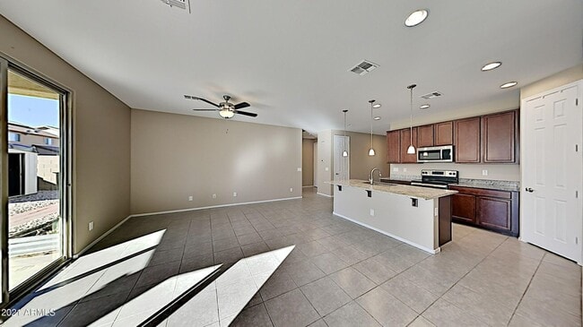 Building Photo - 4823 W St Anne Ave