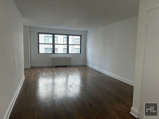 Building Photo - East 89 Street