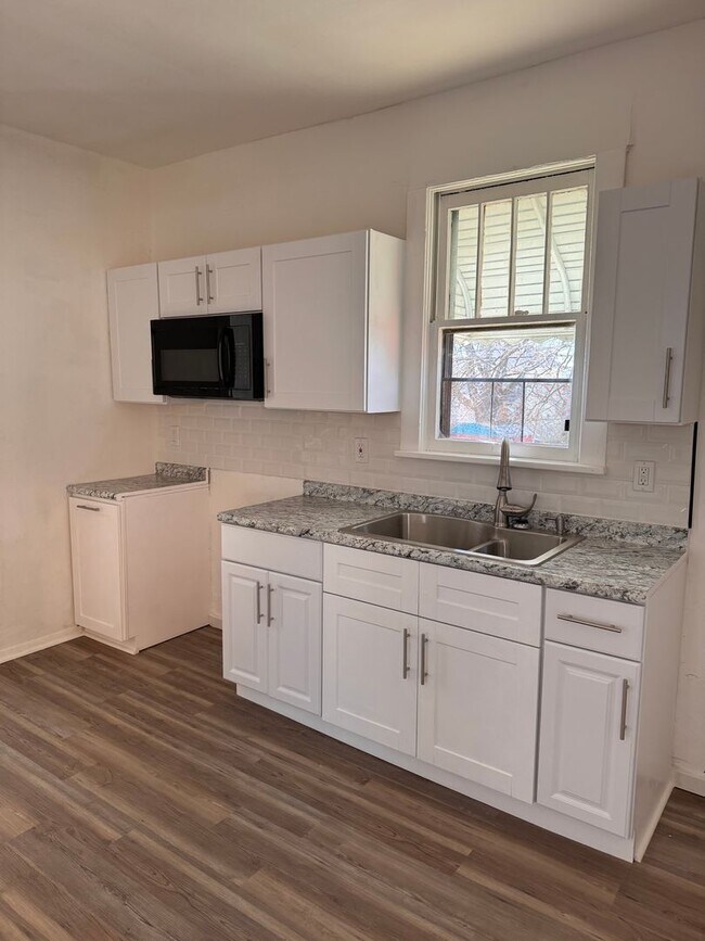 Foto del edificio - 534 S Oakland Ave