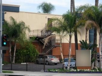 Primary Photo - 1200 W Riverside Dr
