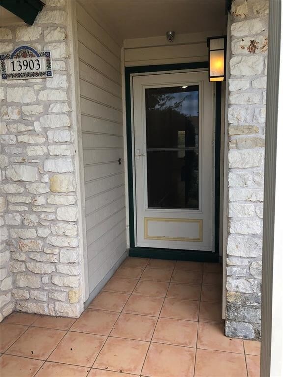 Foto del edificio - 13903 Cambourne Dr