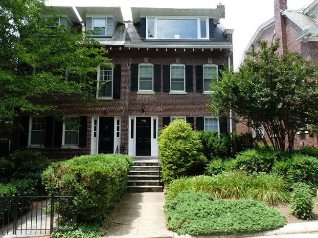 Facade - 2250 Cathedral Ave NW