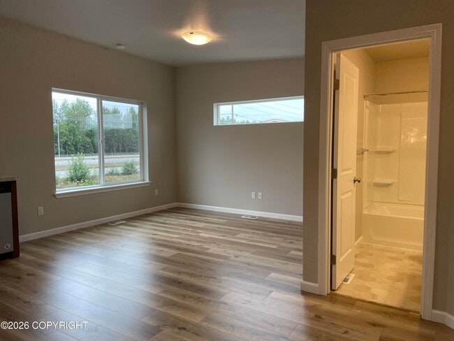 Building Photo - 116 Willow View Circle