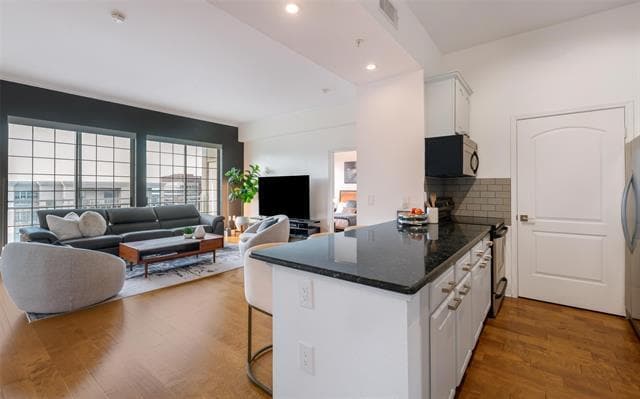 Building Photo - 3225 Turtle Creek Blvd