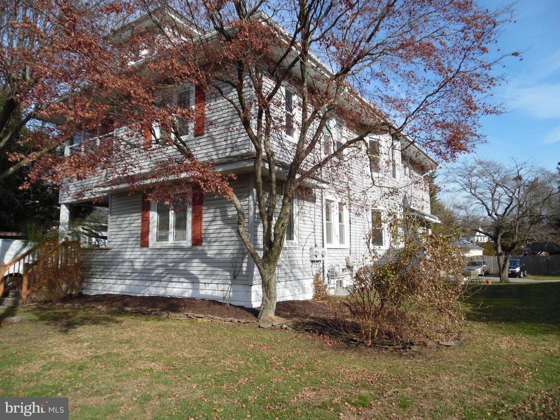 Primary Photo - 407 N Broadway