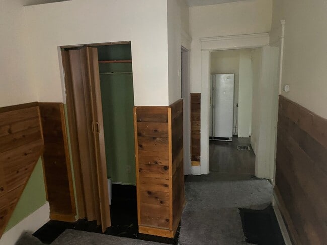 Building Photo - 63 Brown St