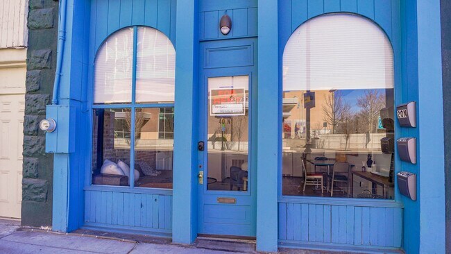 Foto del edificio - 40 N Freedom Blvd