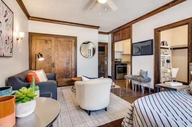Building Photo - 0 bedroom in Chicago IL 60615