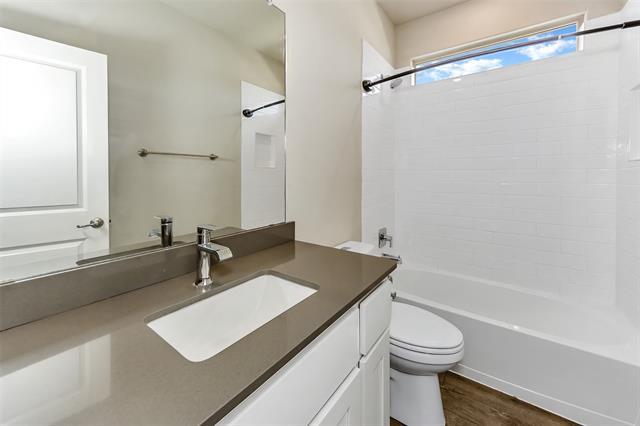 Foto del edificio - 11524 Leeson St