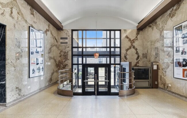 Foto del edificio - 320 E 21st St