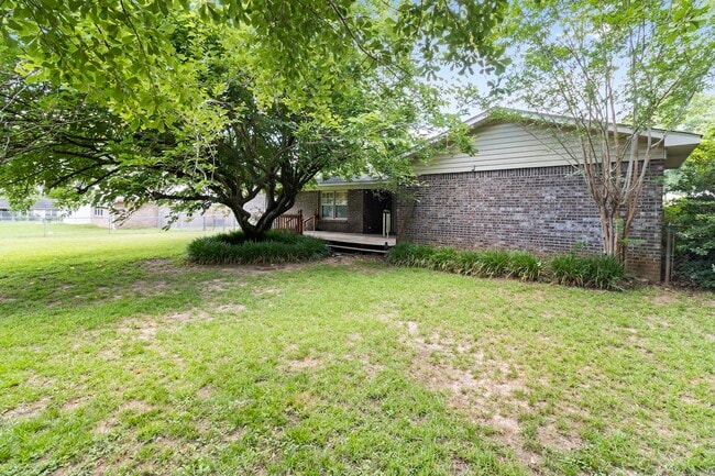 Building Photo - 115 Nancy Dr