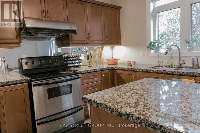 Building Photo - 45 Routliffe Ln