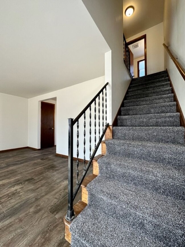 Building Photo - 2082-2084 Terry Ln