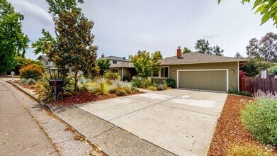 Building Photo - 5842 Yerba Buena Rd