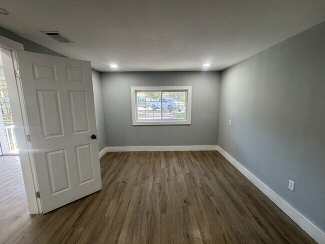 Foto del edificio - 207 Milton Rd