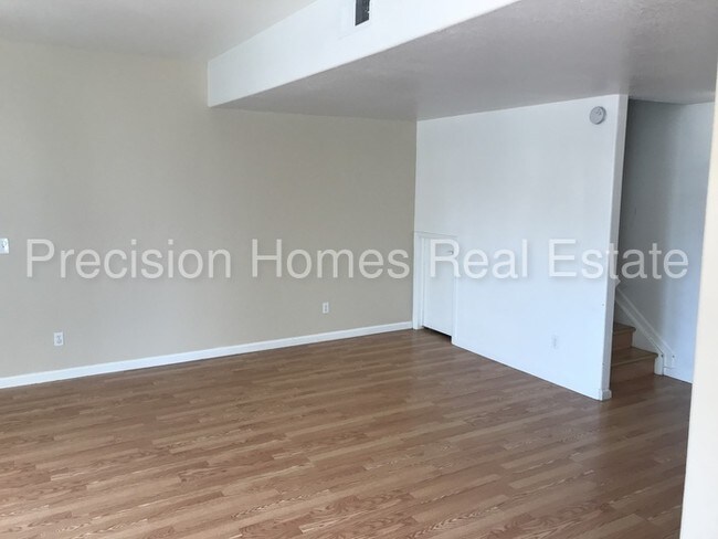 Building Photo - 1021 S Walden Way