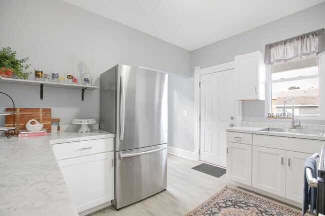 Foto del edificio - 123 N Notre Dame Ave