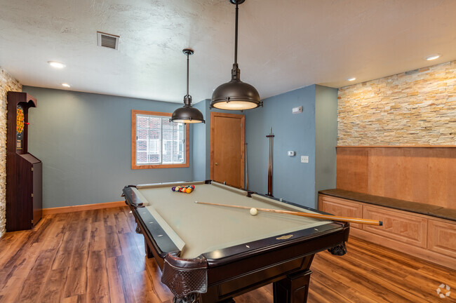 Game Room - Ridgeview Highlands Apartments & Townhomes...