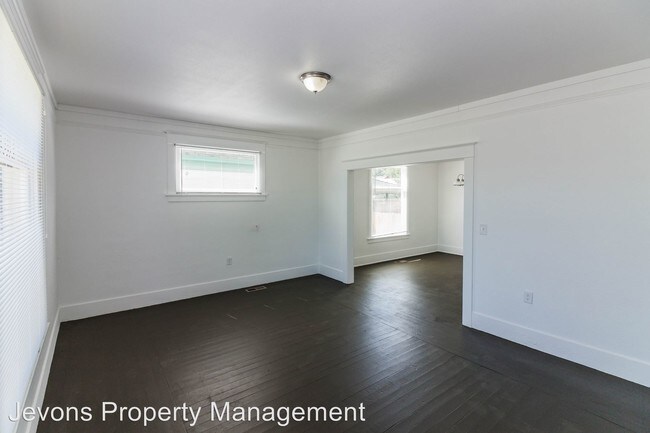 Foto del edificio - 4 br, 2 bath House - 214 N 8th St