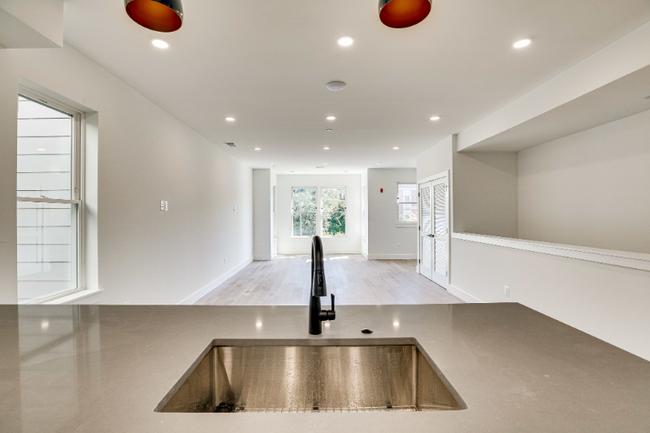 Foto del edificio - 3230 13th St NW