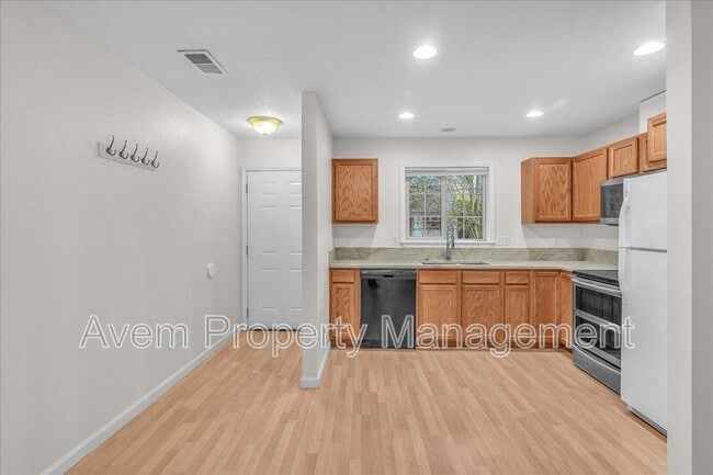 Foto del edificio - 55 NE Cook St